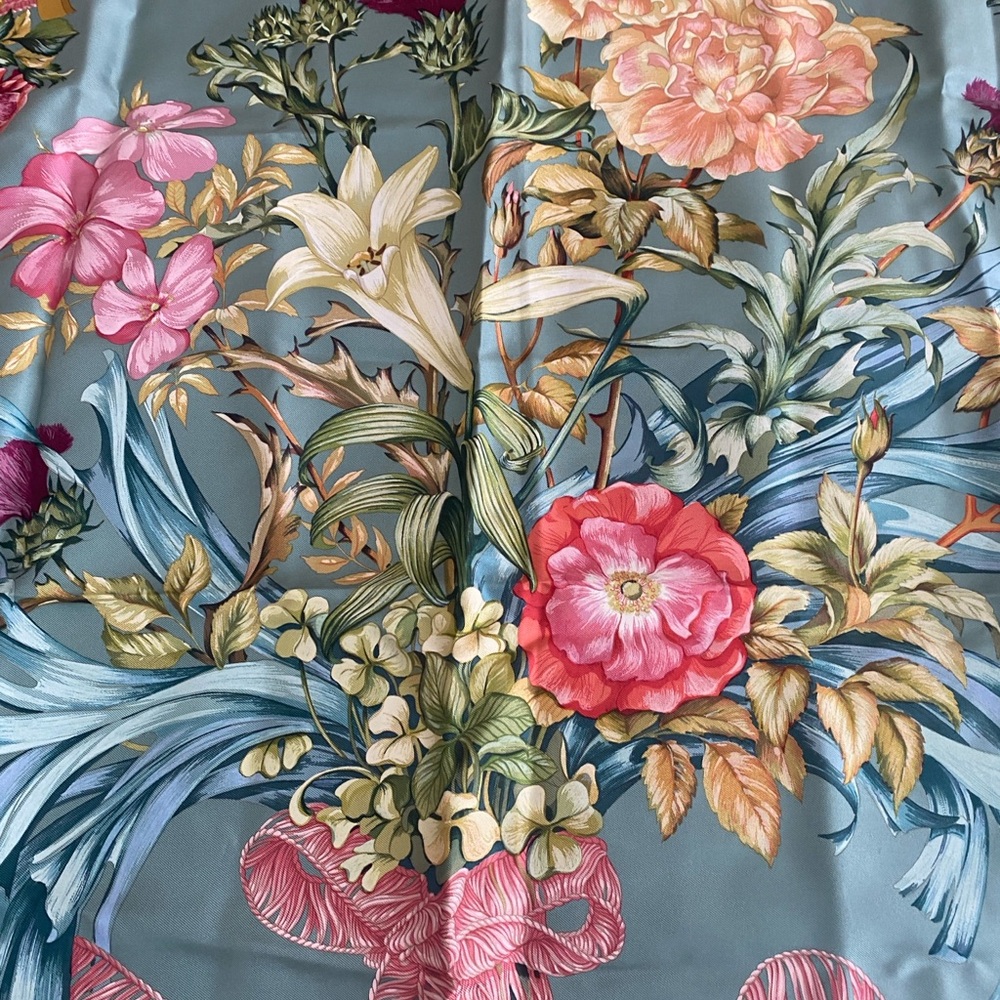 Hermes Paris " Regina" 90 cm Silk Scarf with Floral & Ribbon Design - Picture 3 of 6